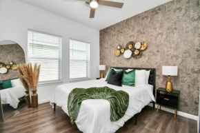 Serenity Studios - Museum District & Med Center